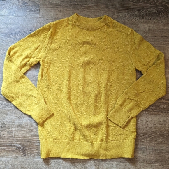 Mustard Crewneck - Picture 1 of 2
